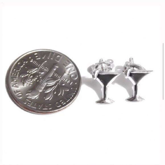 ๐ธ Martini Stud Earrings - Picture 4 of 4